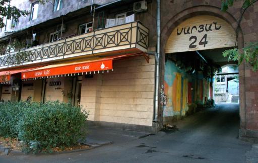 Apartment on Saryan 24 - Housity