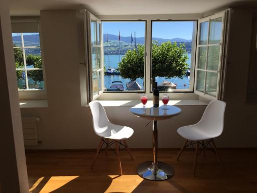 Gemütliche Ferienwohnung Zürichsee, Seeblick, am Hafen Stäfa - Housity