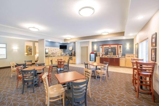 AmericInn by Wyndham Humboldt - Housity