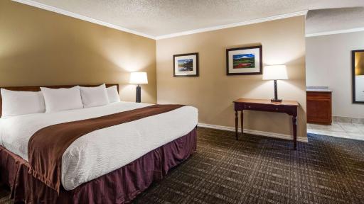 Best Western Lakewood- Historic Landmark - Housity