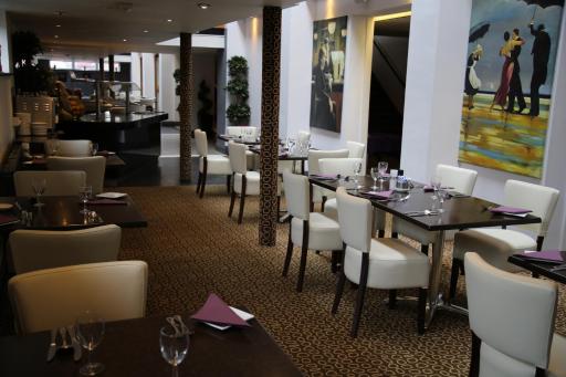 Inn On The Prom At The Fernlea Hotel - Housity