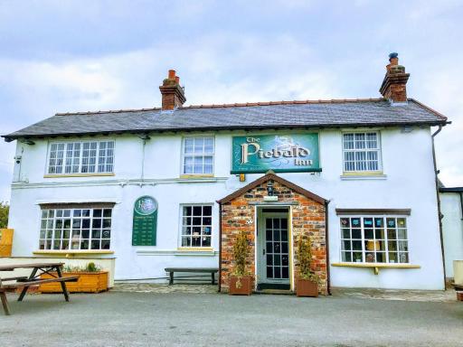 The Piebald Inn - Housity