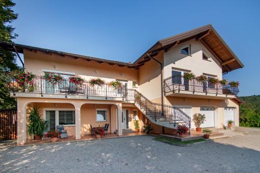 Rooms Šajina - Housity