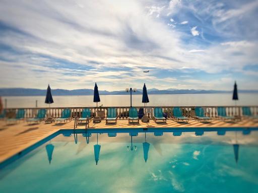 Brentanos Apartments - A - View of Paradise - Housity