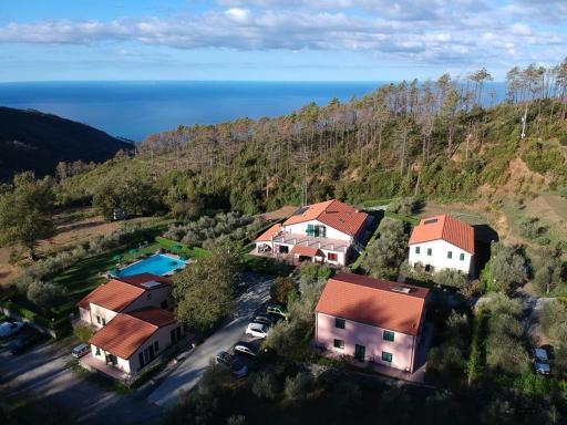 Hotel La Rossola Resort & Natura - Housity