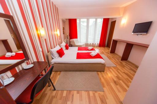Hotel Pine - Housity