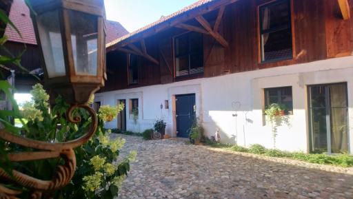 Coté Cour Bischwihr Colmar - Housity