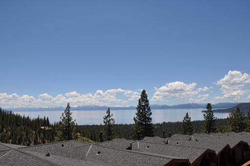 Bitterbrush - 400 Fairview Boulevard - very close to Diamond Peak and beaches - WSTR21-0086 - Tax ID W4900 - Max 7 people, 2 cars parking in carports - Housity