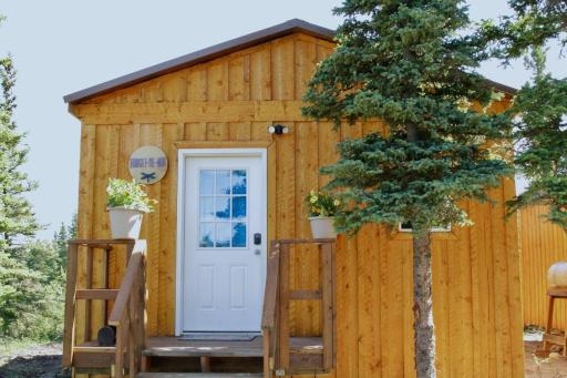 Arctic Dragonfly Inn - Housity