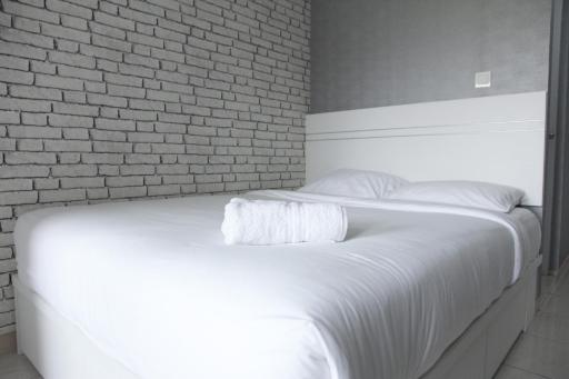 Modern and Comfortable Studio Apartment Springlake Summarecon near Summarecon By Travelio - Housity