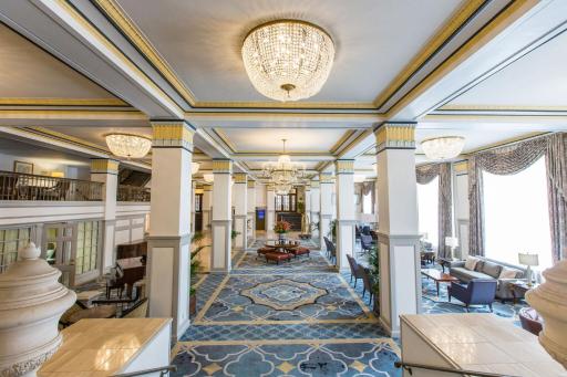Francis Marion Hotel - Housity