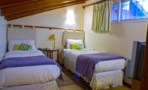 Bernie's Bed & Breakfast , A 3 KILOMETROS DEL AEROP EZEIZA, VAN ,IN-OUT, FREE EZEIZA AIRPORT - Housity