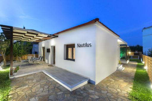 Νautilus luxury apartments - Housity