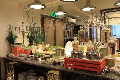 The Malayan Plaza Hotel - Housity