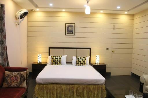 Comfort Inn Hotel - Housity