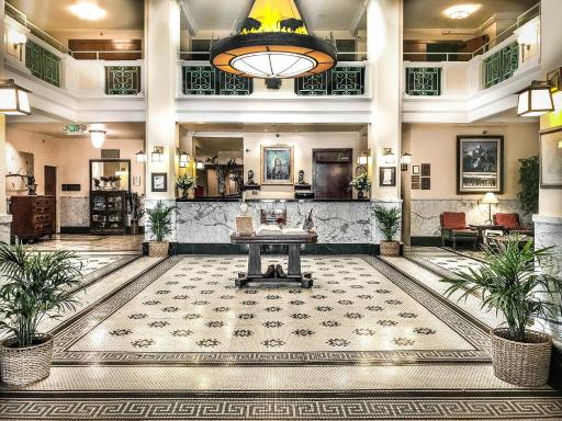 Historic Plains Hotel - Housity