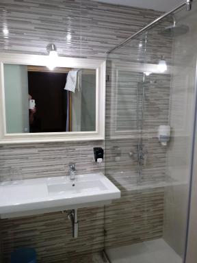 Hotel Bruselas - Housity