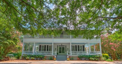 Liberty Hall Bed and Breakfast - Housity