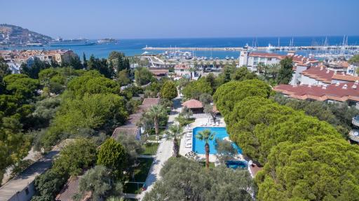 Risus Garden Marina Hotel - Housity
