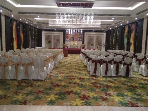 KL7 Hotel & Banquets - Housity