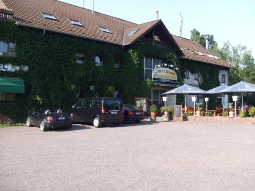 Hotel Restaurant Zur Hexe - Housity