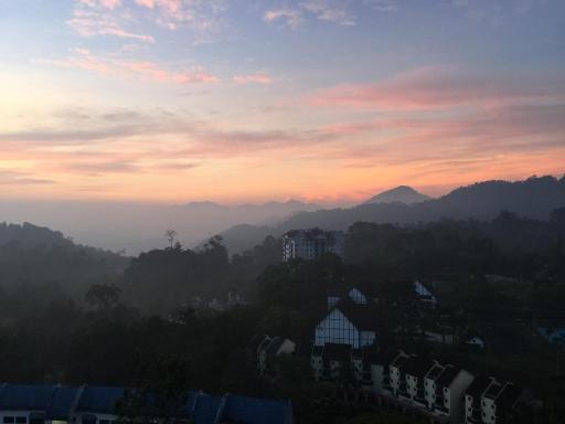 3 bedroom Paul Meranti A-407 Rainforest Genting Highland Home - Housity