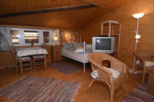 kleines Appartment auf Gestütsanlage - Housity