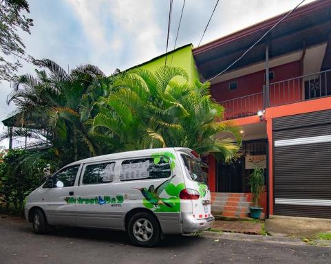 Melrost Airport Bed & Breakfast - Housity