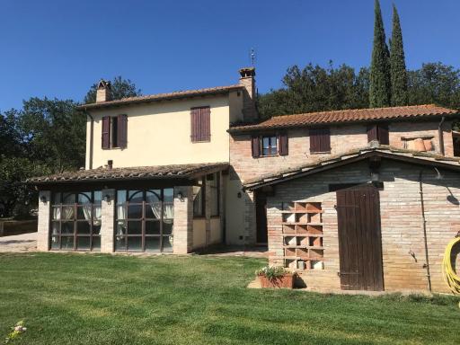 Country Suite Home - Housity