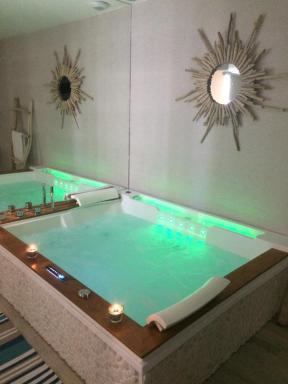 Le lagon bleu - Housity