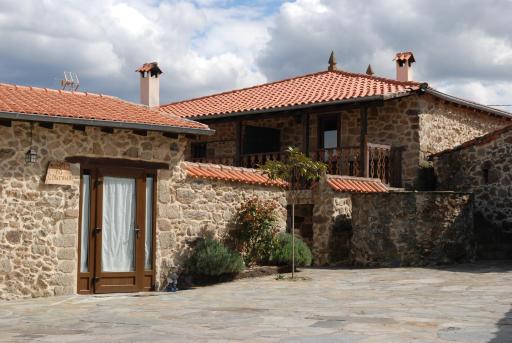 Complejo rural Aira Sacra - Housity