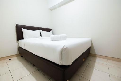 2BR with Sofa Bed The Springlake Summarecon Bekasi Apartment By Travelio - Housity