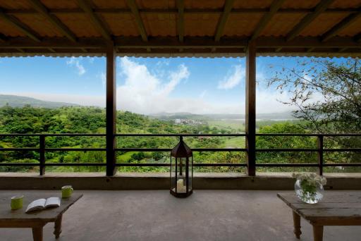 Bungalow 89 by StayVista - A hill-view villa adorned with eclectic interiors for a truly unique & captivating stay - Housity