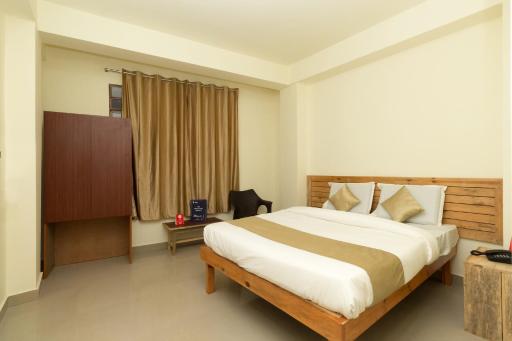 Hotel Travellers INN - Housity