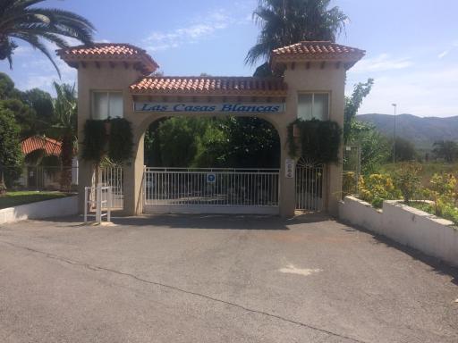 Casas Blancas Bungalow 45 - Housity