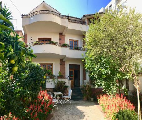 Garden Boutique B&B - Housity