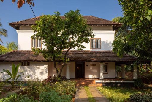 Kunnampath Heritage Nalukettu - Housity