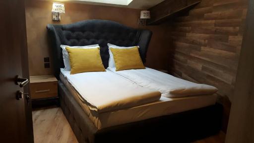 Jorela Family Hotel - Housity