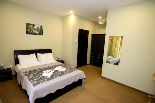 Hotel Salmer - Housity