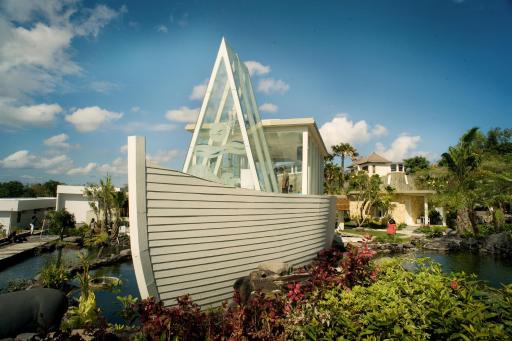 Noah Villa and Chapel - Housity