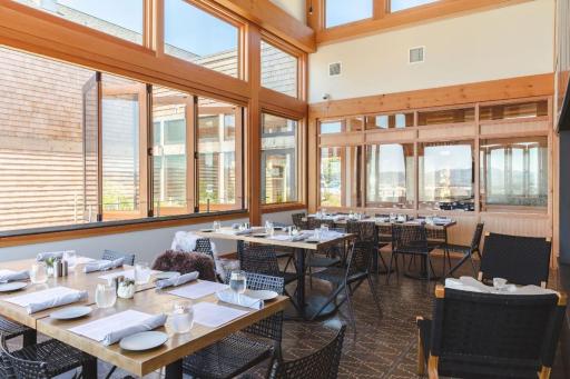 Headlands Coastal Lodge & Spa - Housity