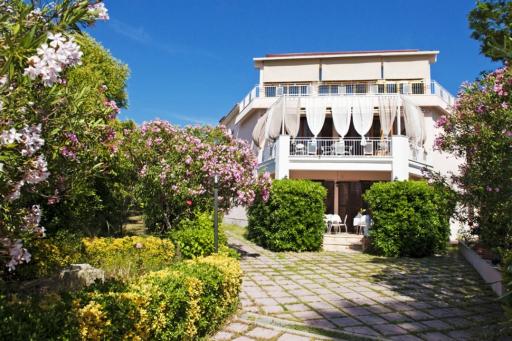 I Tre Leoni Affittacamere - Housity