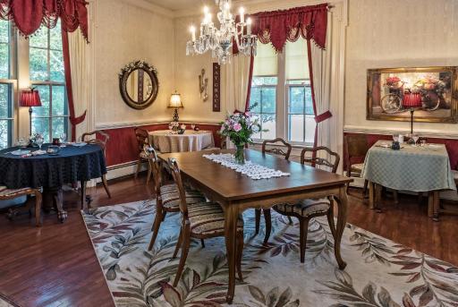 Silver Heart Inn & Cottages - Housity