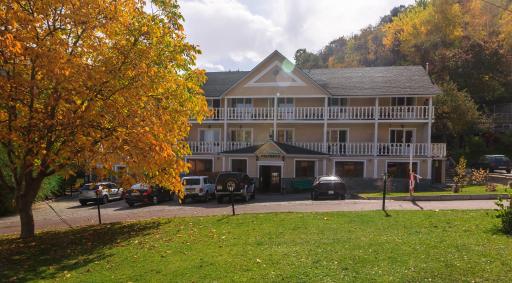 Sunkar Hotel - Housity