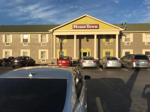 Hometown Inn & Suites - Housity