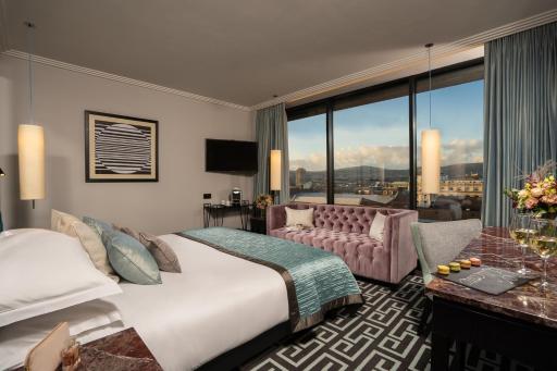 The Fitzwilliam Hotel Belfast - Housity