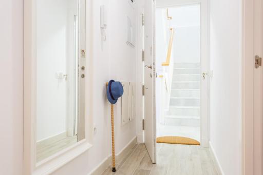 Nueva ALMUDENA Apartment by Cadiz4Rentals - Housity