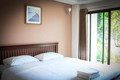 Yellow House Rayong - Housity