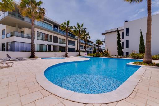 Cavalo Preto Beach Resort - Housity