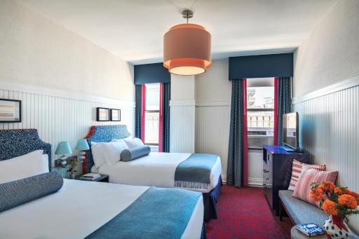 Hotel Triton - Housity